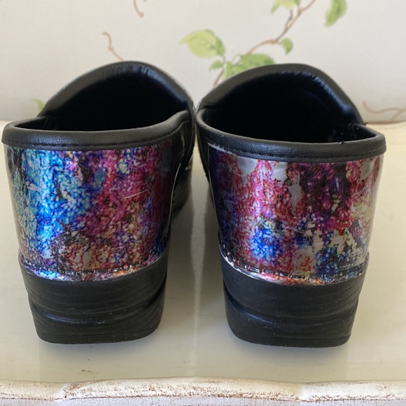 Danksko Women’s Professional Comfort Support Clogs Metallic Patent. US 7.5-8 - Picture 4 of 12